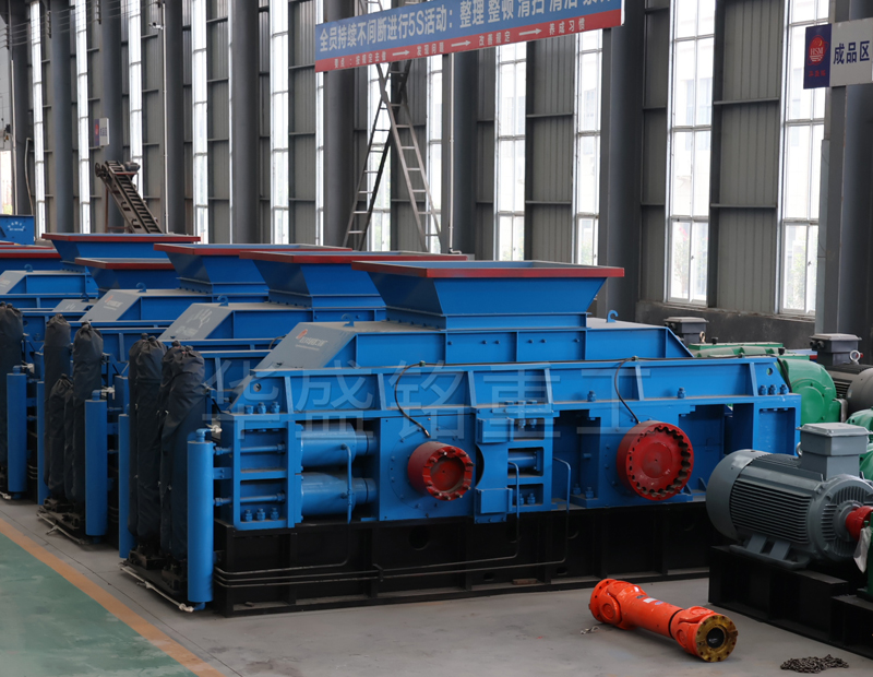 玄武巖對輥制砂機多少錢？與傳統破碎機區別？