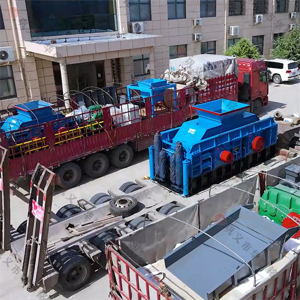 時產六十多噸左右的液壓對輥制砂機多少錢？